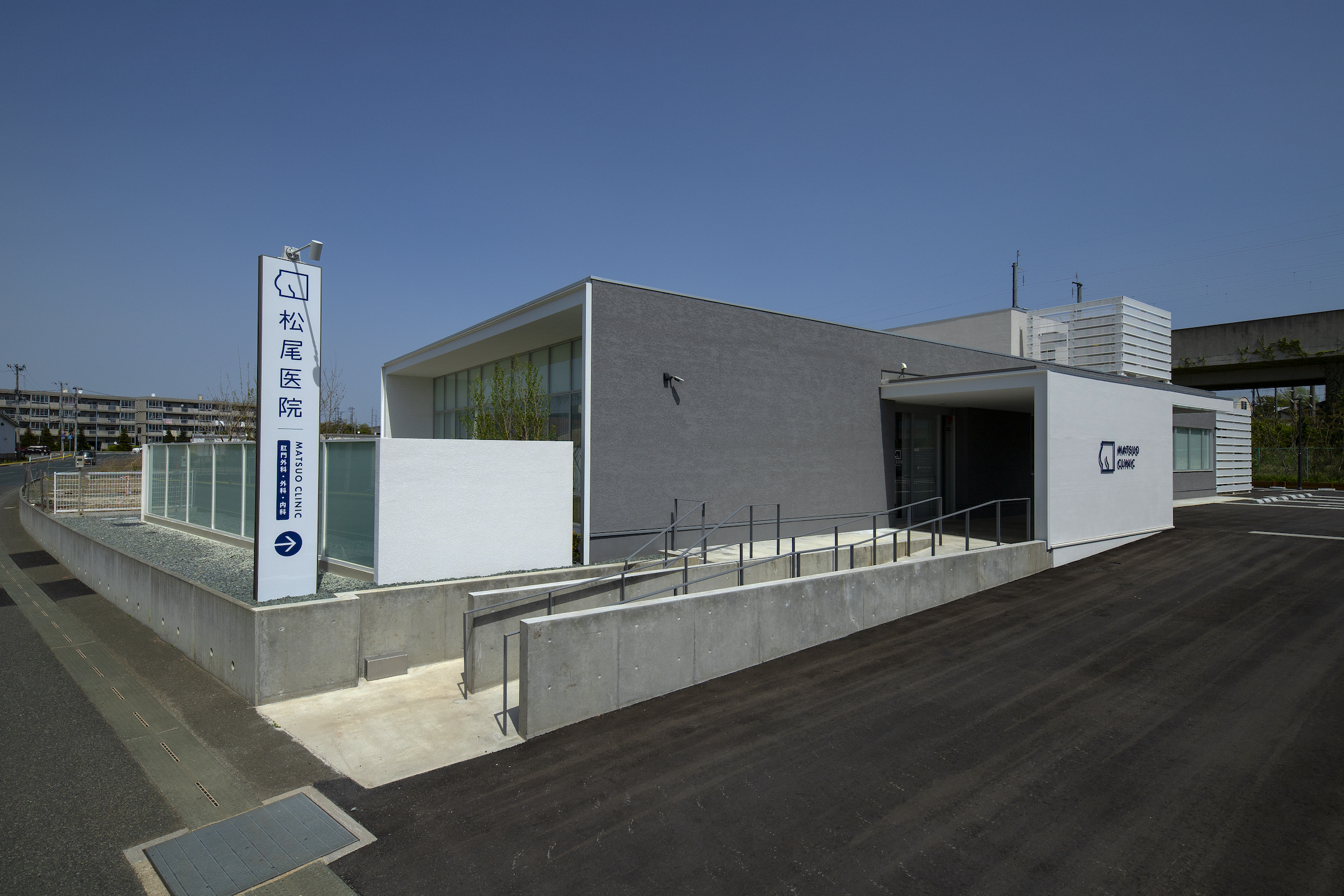 クリニック外観_03